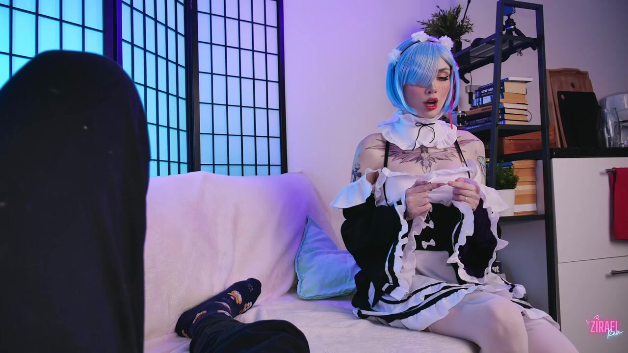 Manyvids Zirael Rem Rem Offers Her Body For Fuck