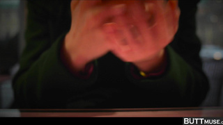 lcd.25.01.04.britney.dutch.buttmuse