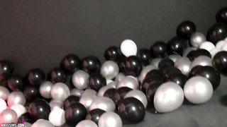 NikkiSims NYE Full LEWD