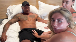 OnlyFans Bonnie Blue Foursome Fuck With Spicy Jazzy PP