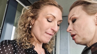 Wanilianna Julia North And Wanilianna Nyloned Lesbos In The Heat LEWD