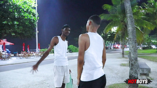 HotBoys –Cu de curioso– Jonas Berimbau And TremblGui