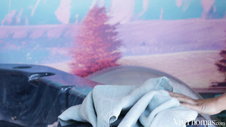 VivThomas Betzz And Adriana Sweetheart Stimulating Sensation WRB