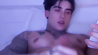 Brasileiro Henrique Lima jerks off