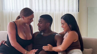 OnlyFans Alanna Pow, Nina Lee BBC Threesome p