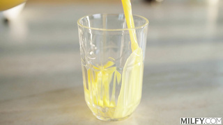 Milfy Vivianne De Silva Gold Digger Seduces Young Stud PP