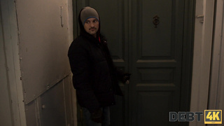 DebtK E Iris Kiss Kiss