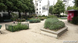 JacquieEtMichelTV Rhia Florist By Day FRENCH