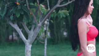 ThisIsGlamour El Frost Takes Everything Off