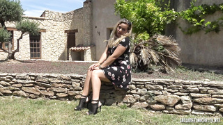 JacquieEtMichelTV Victoria Slut For Life FRENCH