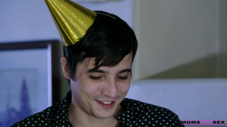 MomsTeachSex Lauren Phillips Keeping My Stepson Up Until Midnight