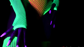 MySweetApple Into The Blacklights