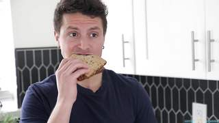 MomsBoyToy.23.06.07.Lindsay.Lee.Stepmom.Cleans.Me.Up.XXX.720p.HEVC.x265.PRT