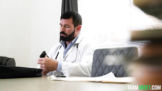 MyBabysittersClub.23.06.10.Maxie.Mellow.Can.The.Doctor.See.Me.Now.XXX.1080p.HEVC.x265.PRT